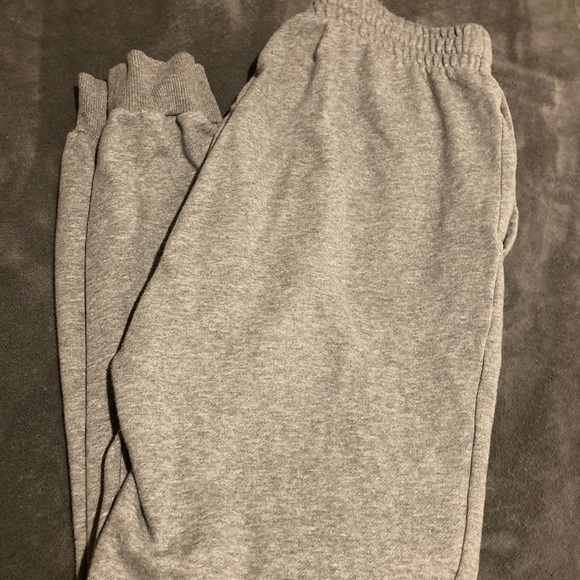 Under Armour Mens Gray Joggers. - Picture 5 of 5